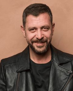 Nejat İşler